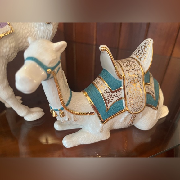 Lenox China First Blessing Nativity 15 Pieces - Picture 4 of 15